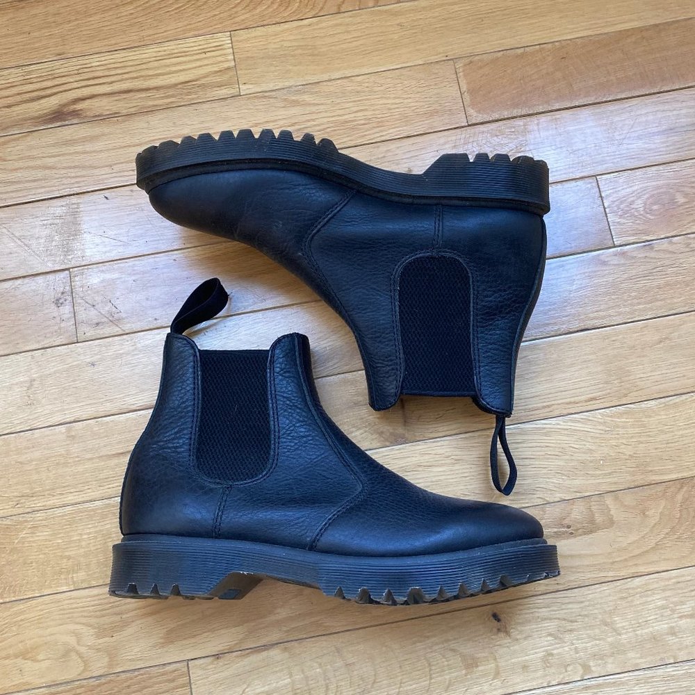 Dr Martens 2976 Inuck Chelsea Boots